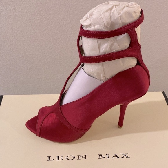 NIB [Leon Max] Red Satin Pika Ankle Wrap Peep Toe Stiletto Pumps Women’s Sz 5.5 - Picture 6 of 10